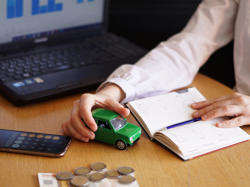 Cut_cost_on_UAE_insurance_small.jpg