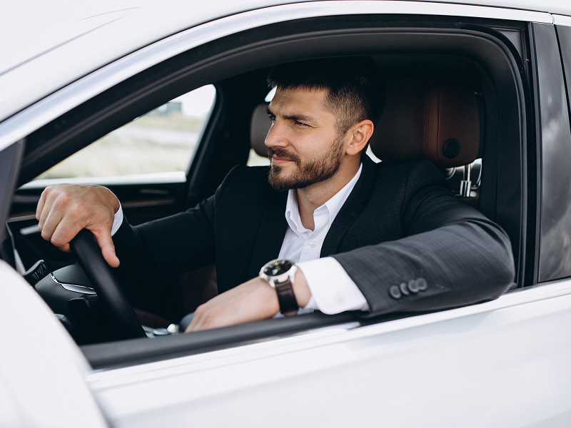 Driving_to_new_emirates_small.jpg